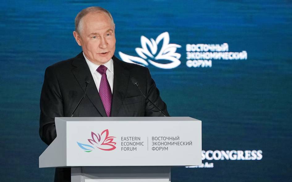 Путин Украинадаги урушни якунлаш бўйича келишувга эришиш имконияти борлигини айтди